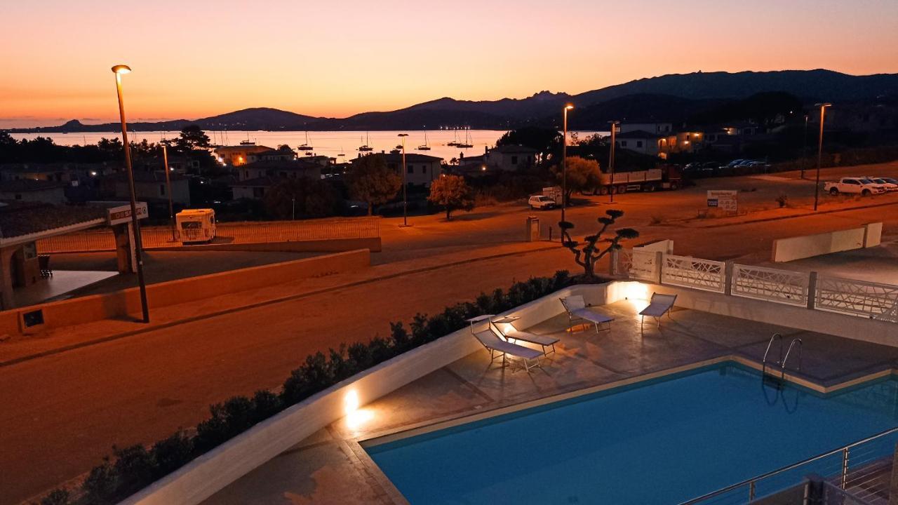Welcomely - White Terrace - Condominio Acqualife Каниджоне Екстериор снимка